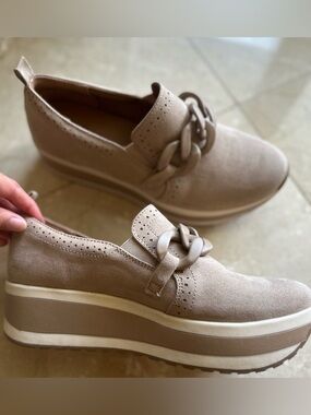 Women’s Beige Platform Slip-On Sneakers with Chain Accent